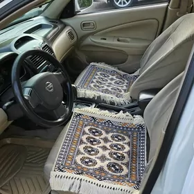 Nissan Sunny 2008