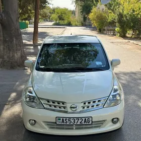 Nissan Tiida 2009