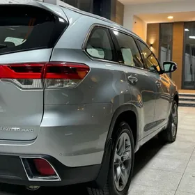 Toyota Highlander 2019