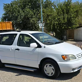 Toyota Sienna 2002
