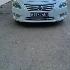 Nissan Altima 2012