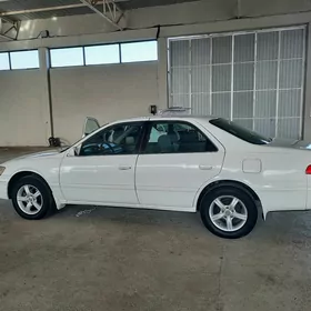 Toyota Camry 2001
