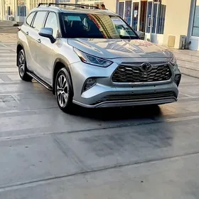 Toyota Highlander 2021