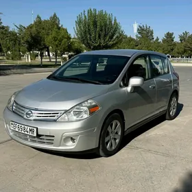 Nissan Versa 2012