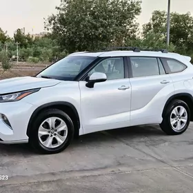 Toyota Highlander 2021