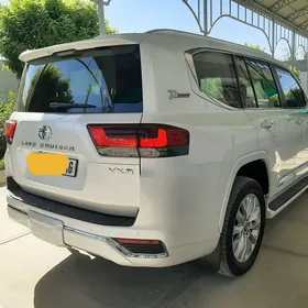 Toyota Land Cruiser 2023