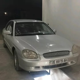 Hyundai Sonata 2001