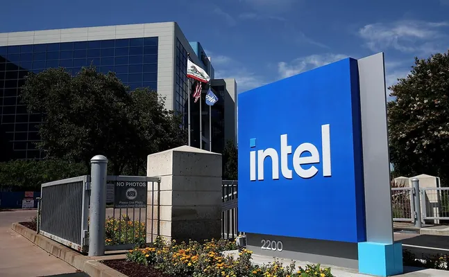 ABŞ-nyň hökümeti Intel kompaniýasynyň paýnamalarynyň 10%-ini satyn aldy