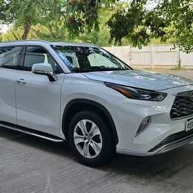 Toyota Highlander 2022