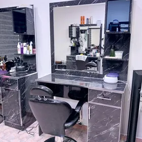 Salon arenda