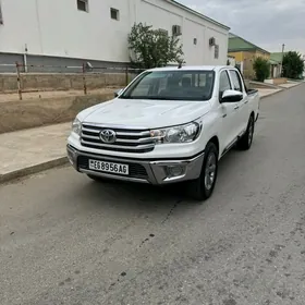 Toyota Hilux 2022