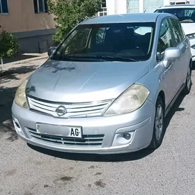 Nissan Versa 2010