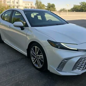 Toyota Camry 2024