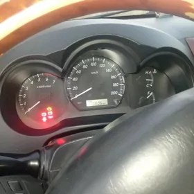 Toyota Hilux 2013
