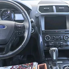 Ford Explorer 2018
