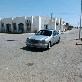 Mercedes-Benz E320 1997