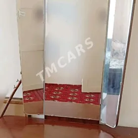 üç gapakly aýna