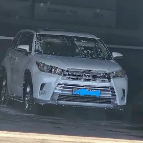 Toyota Highlander 2017