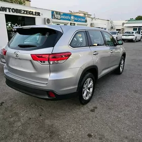 Toyota Highlander 2019