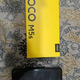 poco m5s