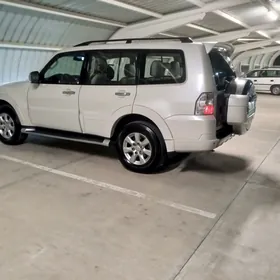 Mitsubishi Pajero 2010