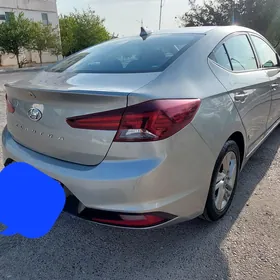 Hyundai Elantra 2019