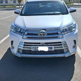 Toyota Highlander 2019