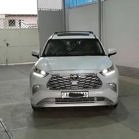 Toyota Highlander 2021