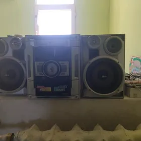 Музыкальный центр