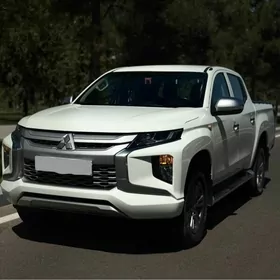 Mitsubishi L200 2021