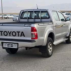 Toyota Hilux 2015