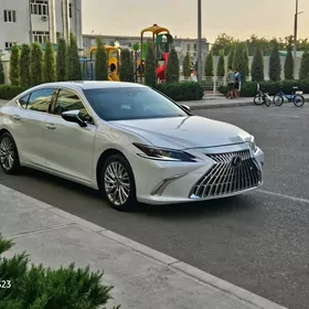 Lexus ES 350 2019