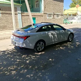 Hyundai Elantra 2021