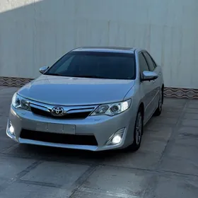Toyota Camry 2014