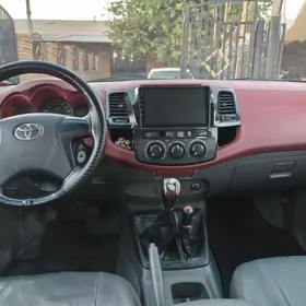 Toyota Hilux 2014