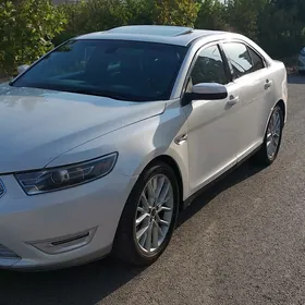 Ford Taurus 2019