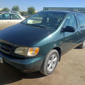 Toyota Sienna 1999