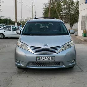 Toyota Sienna 2010