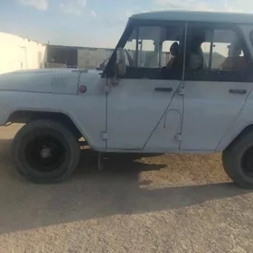 UAZ 469 2005