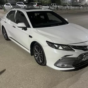 Toyota Camry 2019