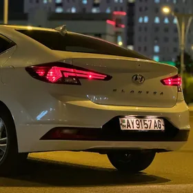 Hyundai Elantra 2020