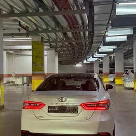 Toyota Camry 2023