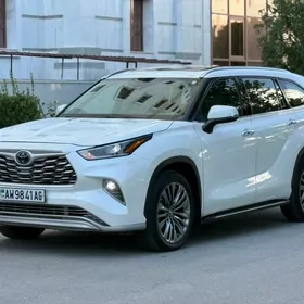 Toyota Highlander 2021
