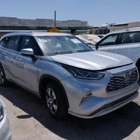 Toyota Highlander 2020