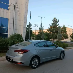 Hyundai Elantra 2019