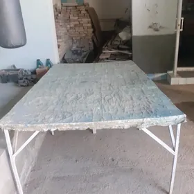 2 стола большие