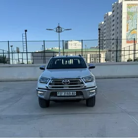 Toyota Hilux 2022