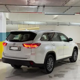 Toyota Highlander 2018