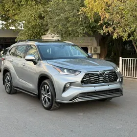 Toyota Highlander 2021