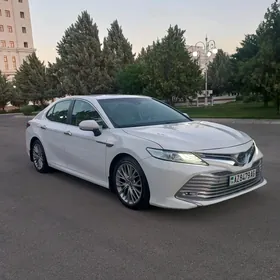 Toyota Camry 2018
